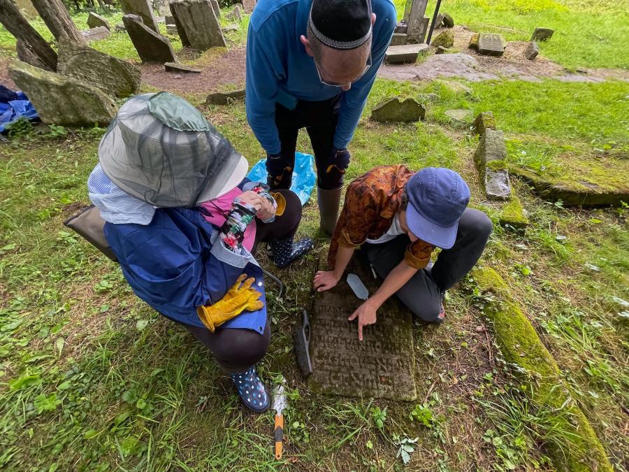 Polish cemetery work